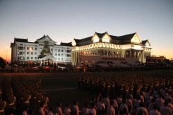 Gần một ngàn cựu chiến binh Việt Nam sang dự Lễ kỉ niệm 50 năm Quốc khánh Lào