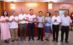 Sang Lào gặp lại những kí ức mến thương