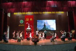 Rộn ràng  Tết Lào Bounpimay 2026 tại Trường THPT Dân tộc Nội trú số 2 Nghệ An