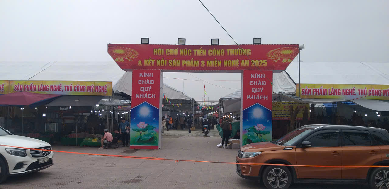 Nhiều gian hàng đặc sản vùng cao tỏa sáng tại Hội chợ xúc tiến Công thương Nghệ An năm 2025