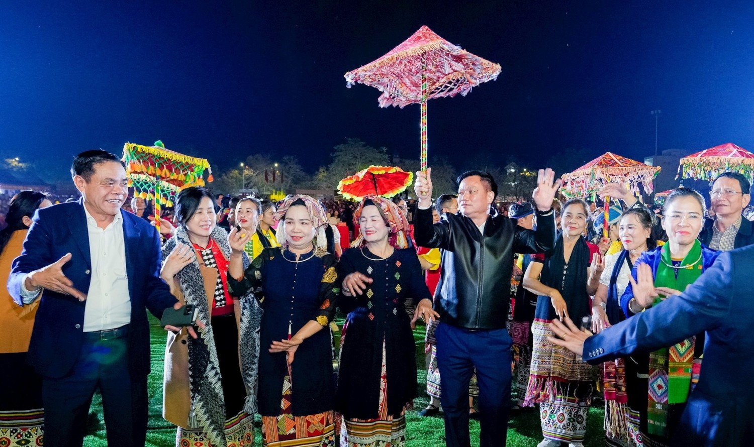 Nghệ An: Tết sớm vùng cao nơi lũ dữ đi qua