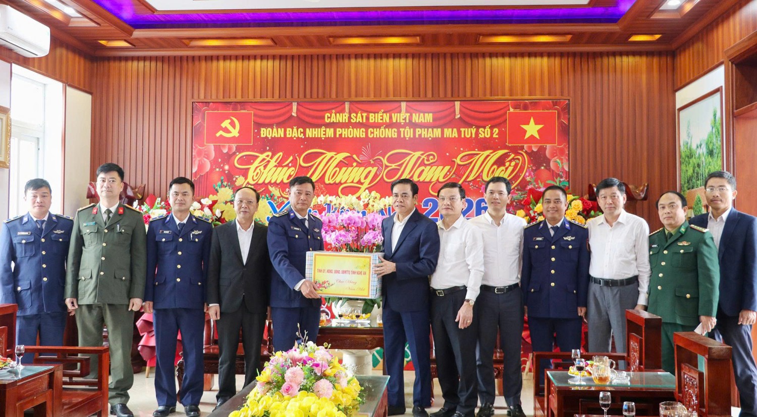 Lãnh đạo tỉnh Nghệ An thăm, chúc Tết nhiều cơ quan, đơn vị trên địa bàn tỉnh