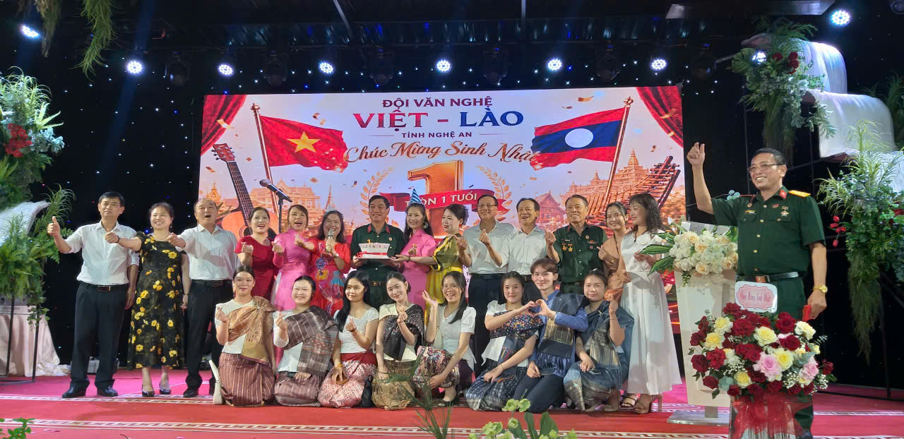 Một năm giữ lửa văn nghệ Việt - Lào ở Nghệ An